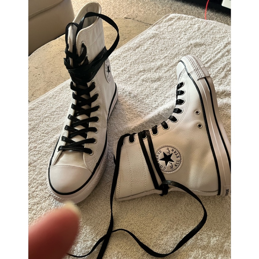 LEATHER CONVERSE ALL STAR CHUCK TAYLOR EXTENDED HEIGHT SNEAKER… RARE… WOMEN’S 10